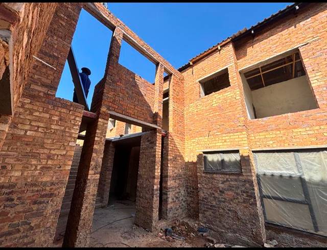 2 BEDROOM APARTMENT FOR SALE IN LYTTELTON